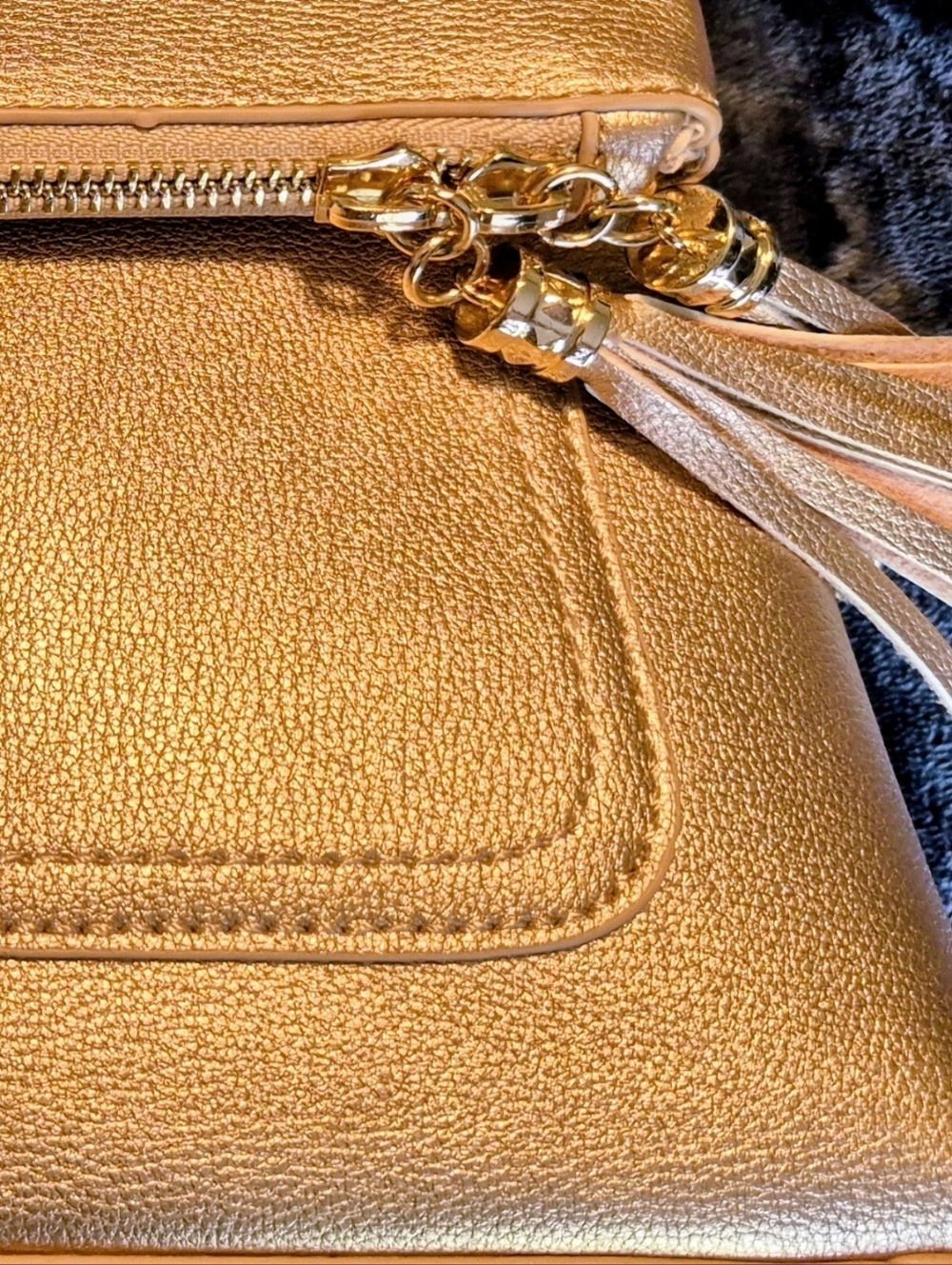 MKF Rose Gold Women’s Tassel Vegan Crossbody Bag New With Tags - Picture 6 of 16